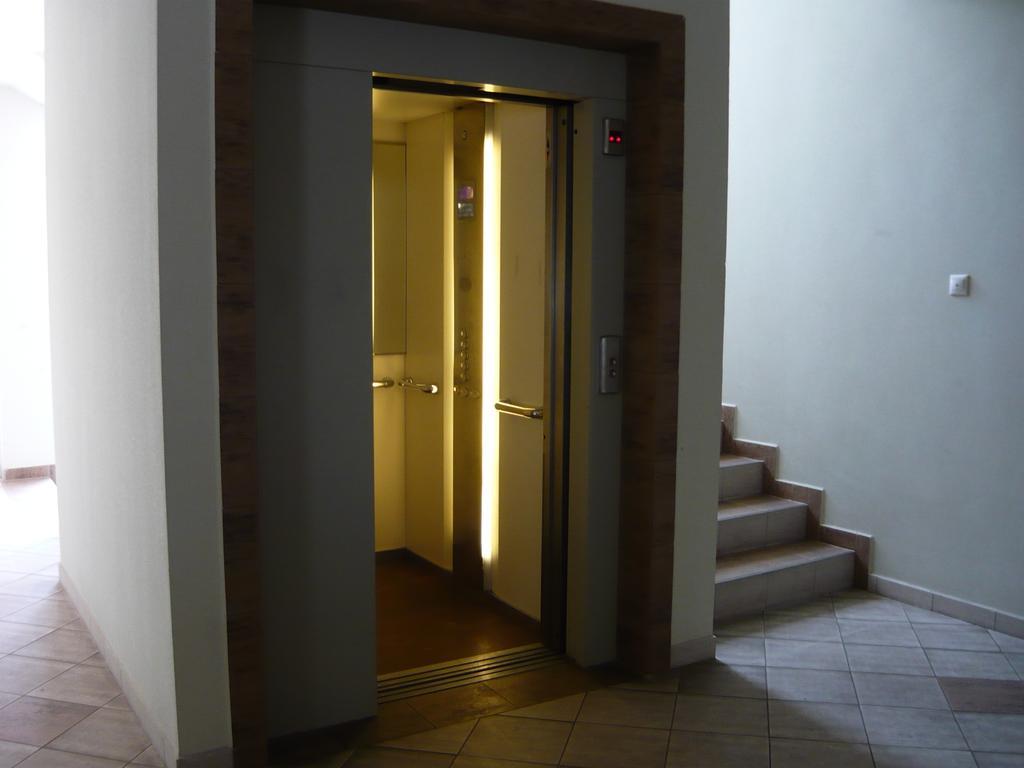 Aqua Wellness Apartments Hajduszoboszlo Phòng bức ảnh