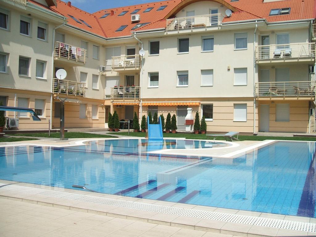 Aqua Wellness Apartments Hajduszoboszlo Phòng bức ảnh